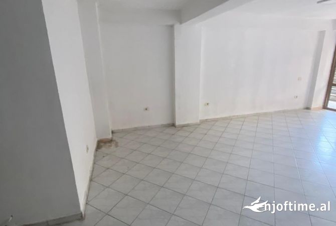 Ambient biznesi me qera 1+1 ne Tirane - 600 Euro