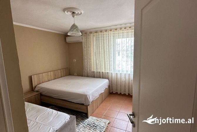 Shtepi me qera Apartament ne Tirane, 2+1, Mobilimi E mobiluar, Pagesa 500  Euro.