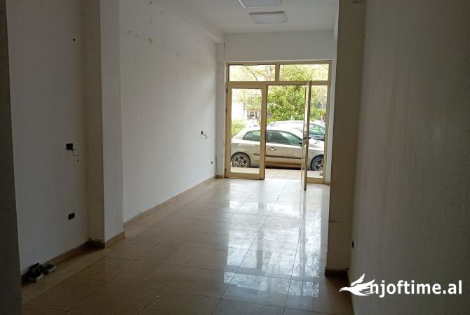 Ambient biznesi me qera 1+1 ne Tirane - 400 Euro