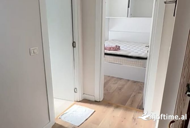 Shtepi me qera Apartament ne Tirane, 1+1, Mobilimi E mobiluar, Pagesa 550  Euro.