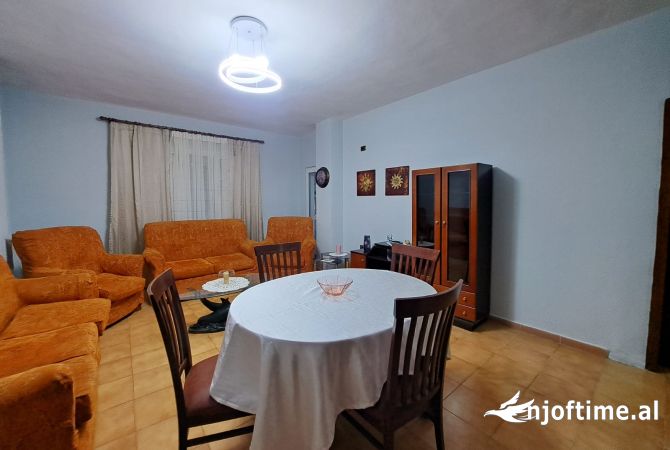 Shtepi me qera Apartament ne Tirane, 1+1, Mobilimi E mobiluar, Pagesa 450  Euro.