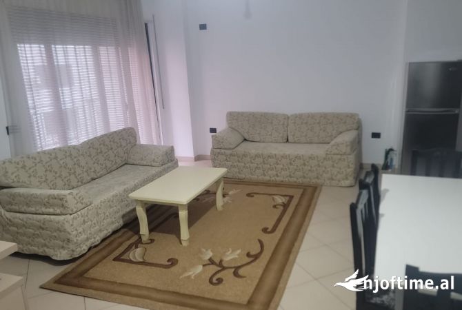 Shtepi me qera 2+1 ne Tirane - 450 Euro