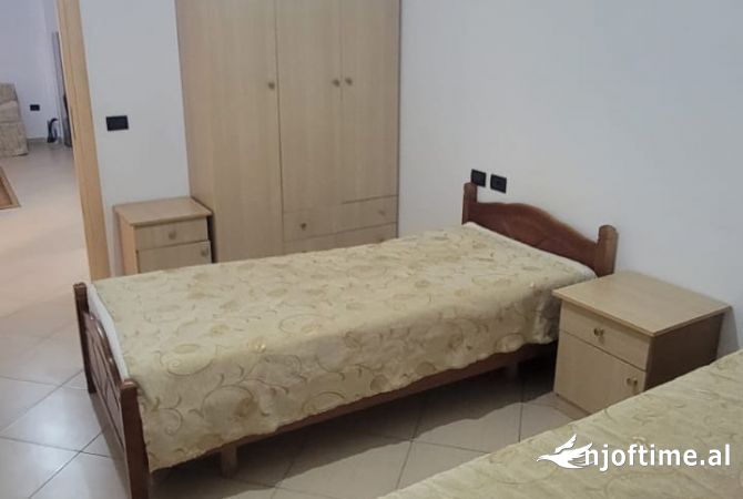 Shtepi me qera Apartament ne Tirane, 2+1, Mobilimi E mobiluar, Pagesa 450  Euro.