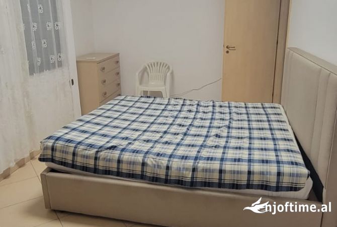 Shtepi me qera Apartament ne Tirane, 2+1, Mobilimi E mobiluar, Pagesa 450  Euro.