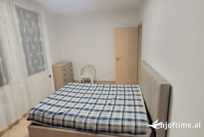 Shtepi me qera 2+1 ne Tirane - 450 Euro