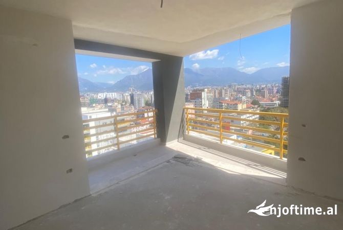 Shtepi ne shitje Apartament ne Tirane, 2+1, Mobilimi Bosh, pa mobiluar, Pagesa 184,208  Euro.