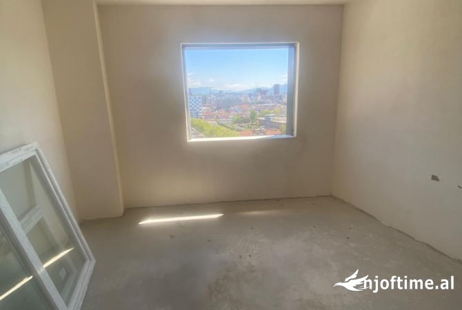 Shtepi ne shitje Apartament ne Tirane, 2+1, Mobilimi Bosh, pa mobiluar, Pagesa 184,208  Euro.