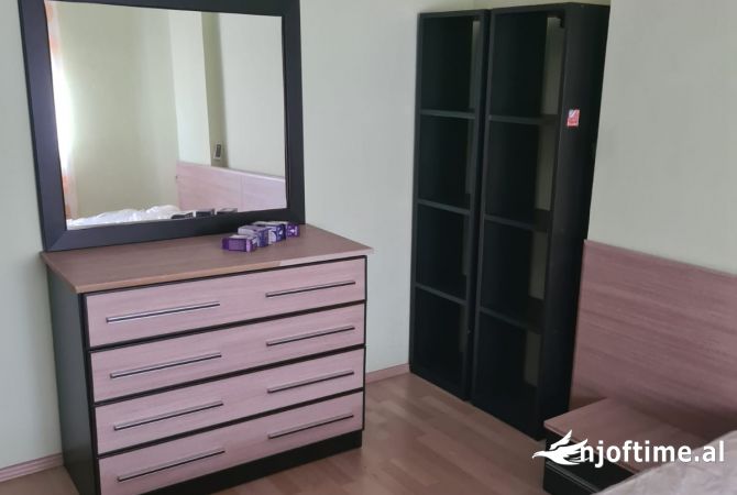 Shtepi me qera Apartament ne Tirane, 2+1, Mobilimi E mobiluar, Pagesa 650  Euro.