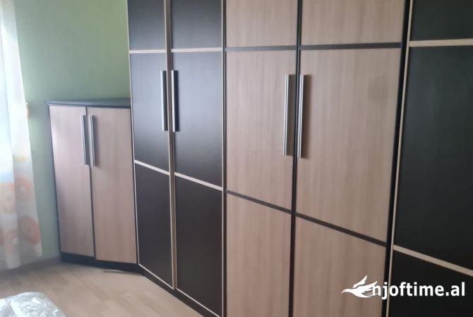 Shtepi me qera Apartament ne Tirane, 2+1, Mobilimi E mobiluar, Pagesa 650  Euro.