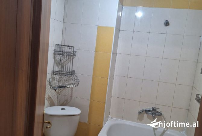 Shtepi me qera Apartament ne Tirane, 2+1, Mobilimi E mobiluar, Pagesa 550  Euro.