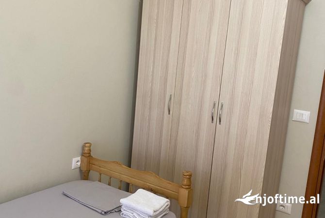 Shtepi ne shitje Apartament ne Tirane, 2+1, Mobilimi E mobiluar, Pagesa 157,000  Euro.