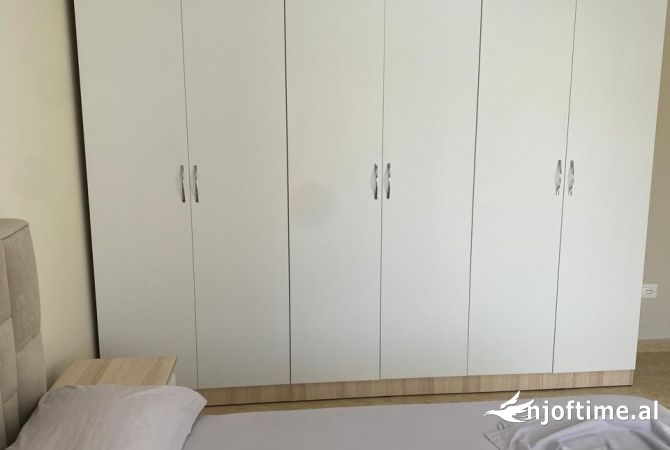 Shtepi ne shitje Apartament ne Tirane, 2+1, Mobilimi E mobiluar, Pagesa 157,000  Euro.