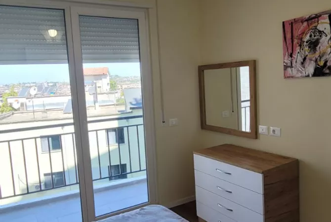 Shtepi me qera Apartament ne Tirane, 1+1, Mobilimi E mobiluar, Pagesa 500  Euro.