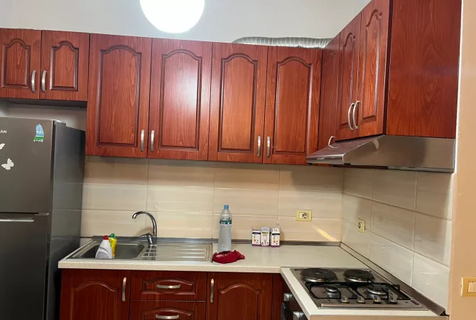 Shtepi me qera 1+1 ne Tirane - 40,000 Leke