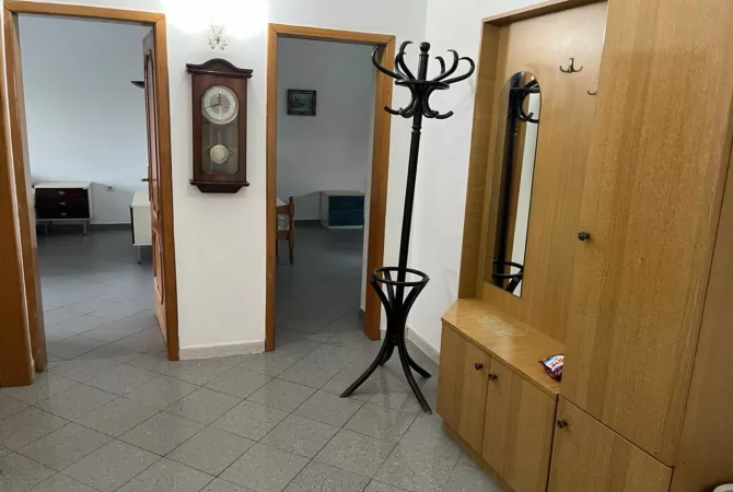 Shtepi me qera Apartament ne Tirane, 2+1, Mobilimi E mobiluar, Pagesa 450  Euro.