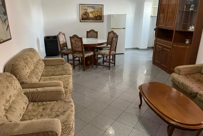 Shtepi me qera Apartament ne Tirane, 2+1, Mobilimi E mobiluar, Pagesa 450  Euro.