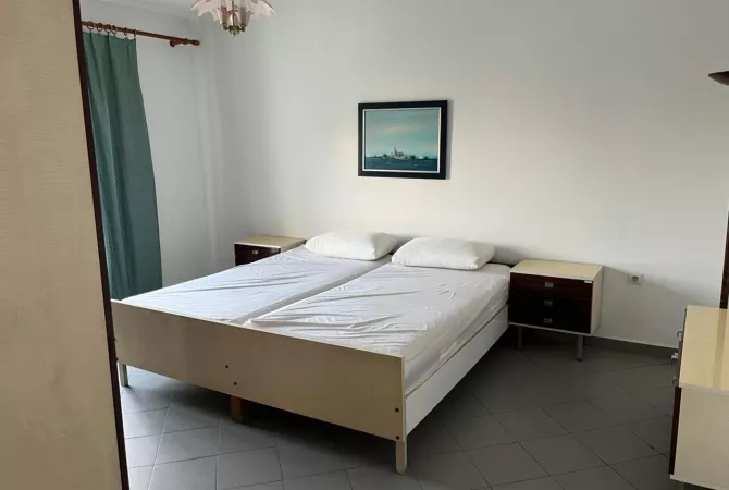Shtepi me qera Apartament ne Tirane, 2+1, Mobilimi E mobiluar, Pagesa 450  Euro.