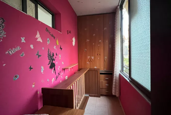 Shtepi me qera Apartament ne Tirane, 2+1, Mobilimi E mobiluar, Pagesa 500  Euro.