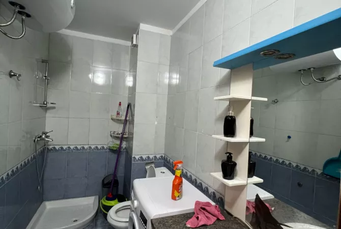 Shtepi me qera Apartament ne Tirane, 2+1, Mobilimi E mobiluar, Pagesa 500  Euro.