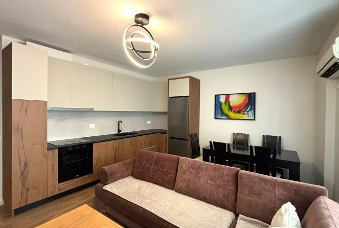 Shtepi me qera 2+1 ne Tirane - 650 Euro