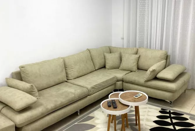 Shtepi me qera 2+1 ne Tirane - 700 Euro