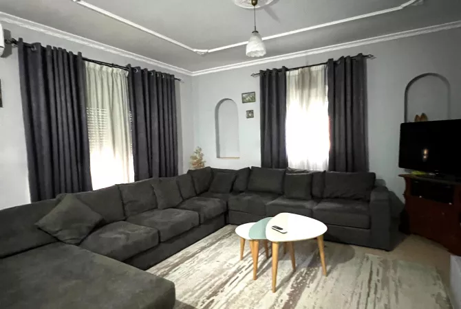 Shtepi me qera 2+1 ne Tirane - 550 Euro