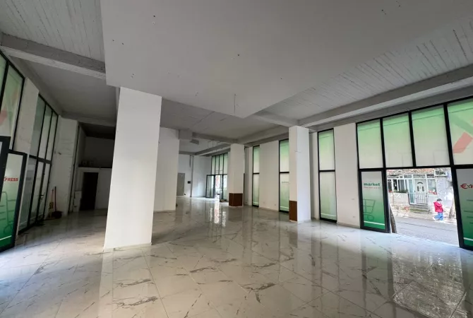 Business Property for Rent 3+1 in Tirana - 2,000 Euro