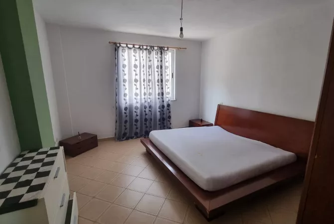 Shtepi me qera Apartament ne Tirane, 2+1, Mobilimi E mobiluar, Pagesa 450  Euro.
