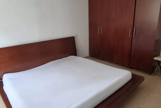 Shtepi me qera 2+1 ne Tirane - 450 Euro