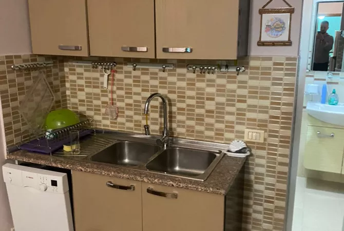 Shtepi me qera Apartament ne Tirane, 1+1, Mobilimi E mobiluar, Pagesa 600  Euro.