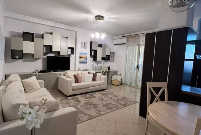 Shtepi me qera Apartament ne Tirane, 1+1, Mobilimi E mobiluar, Pagesa 600  Euro.