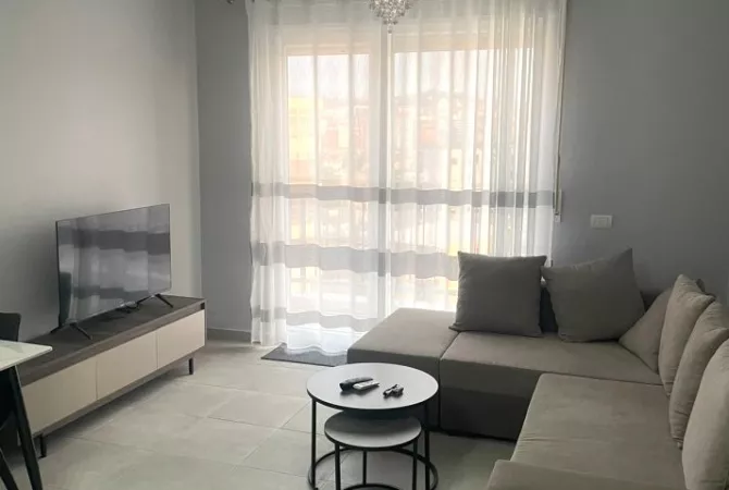 Shtepi me qera 2+1 ne Tirane - 700 Euro