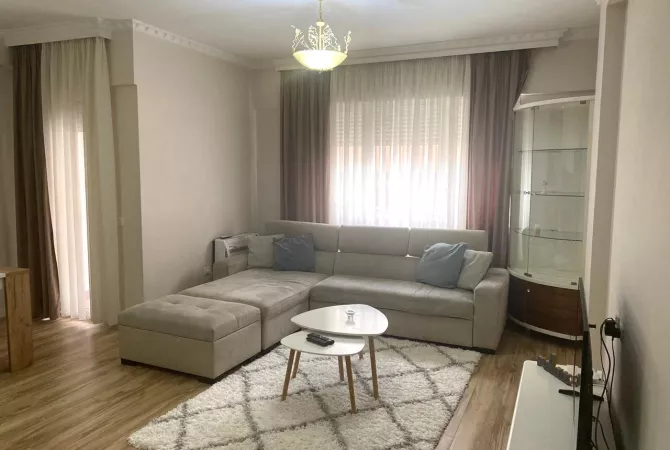 Shtepi me qera 2+1 ne Tirane - 950 Euro