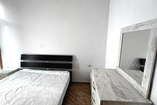 Shtepi me qera 1+1 ne Tirane - 380 Euro