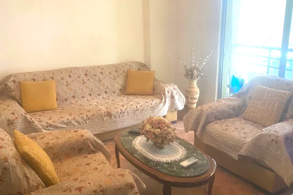 Shtepi me qera 2+1 ne Tirane - 500 Euro