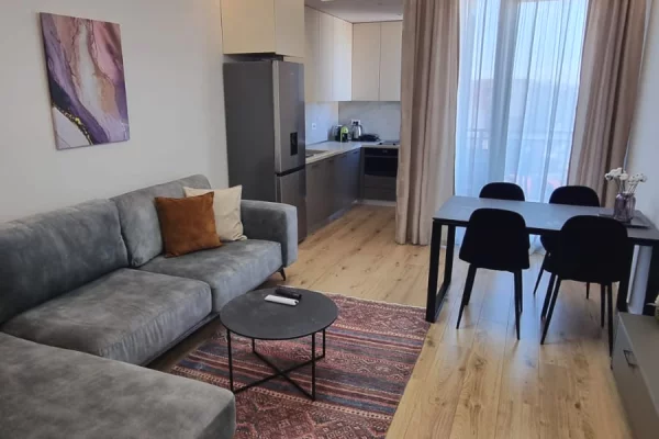 Shtepi me qera Apartament ne Tirane, 2+1, Mobilimi E mobiluar, Pagesa 2,000  Euro.