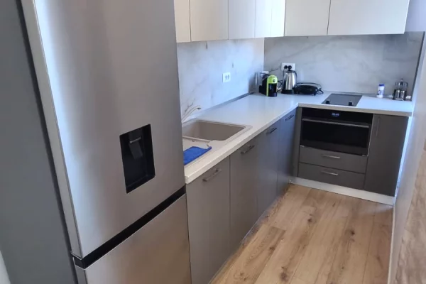 Shtepi me qera 2+1 ne Tirane - 2,000 Euro