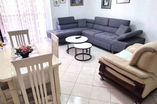 Shtepi me qera 2+1 ne Tirane - 500 Euro