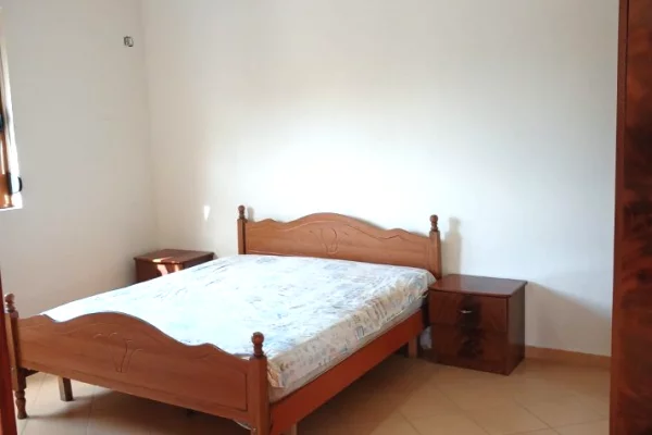 Shtepi me qera Shtepi Private ne Tirane, 2+1, Mobilimi E mobiluar, Pagesa 450  Euro.