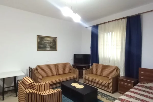 Shtepi me qera Garsoniere ne Tirane - 330 Euro