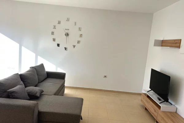Shtepi me qera Apartament ne Tirane, 2+1, Mobilimi E mobiluar, Pagesa 550  Euro.