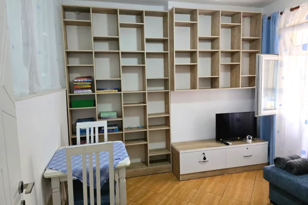Shtepi me qera Apartament ne Tirane, Garsoniere, Mobilimi E mobiluar, Pagesa 300  Euro.