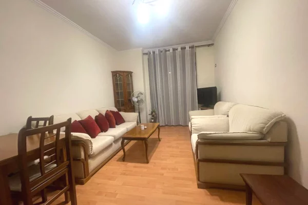 Shtepi me qera 1+1 ne Tirane - 450 Euro