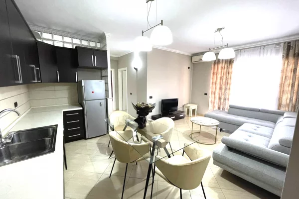 Shtepi me qera 2+1 ne Tirane - 550 Euro