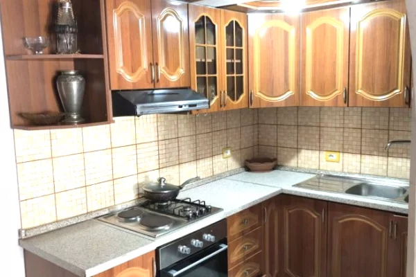 Shtepi me qera 1+1 ne Tirane - 300 Euro