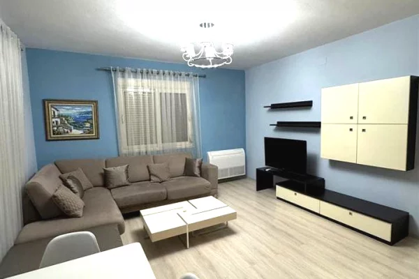 Shtepi me qera 2+1 ne Tirane - 600 Euro