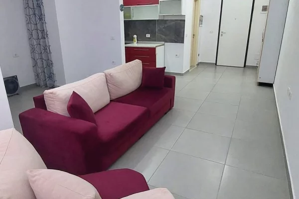 Shtepi me qera Garsoniere ne Tirane - 300 Euro