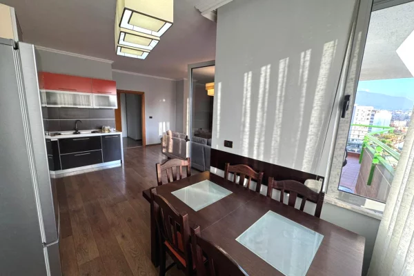 Shtepi me qera Apartament ne Tirane, 2+1, Mobilimi E mobiluar, Pagesa 800  Euro.