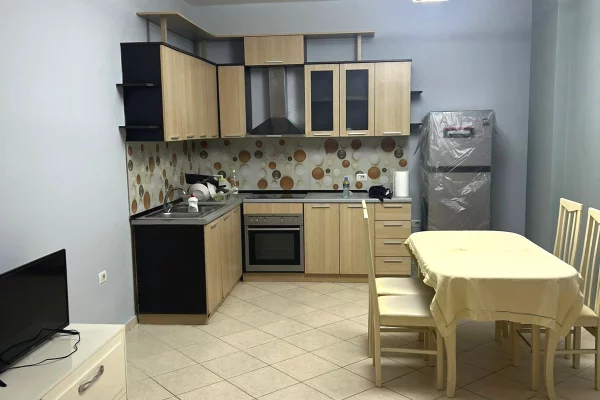 Shtepi me qera 1+1 ne Tirane - 420 Euro