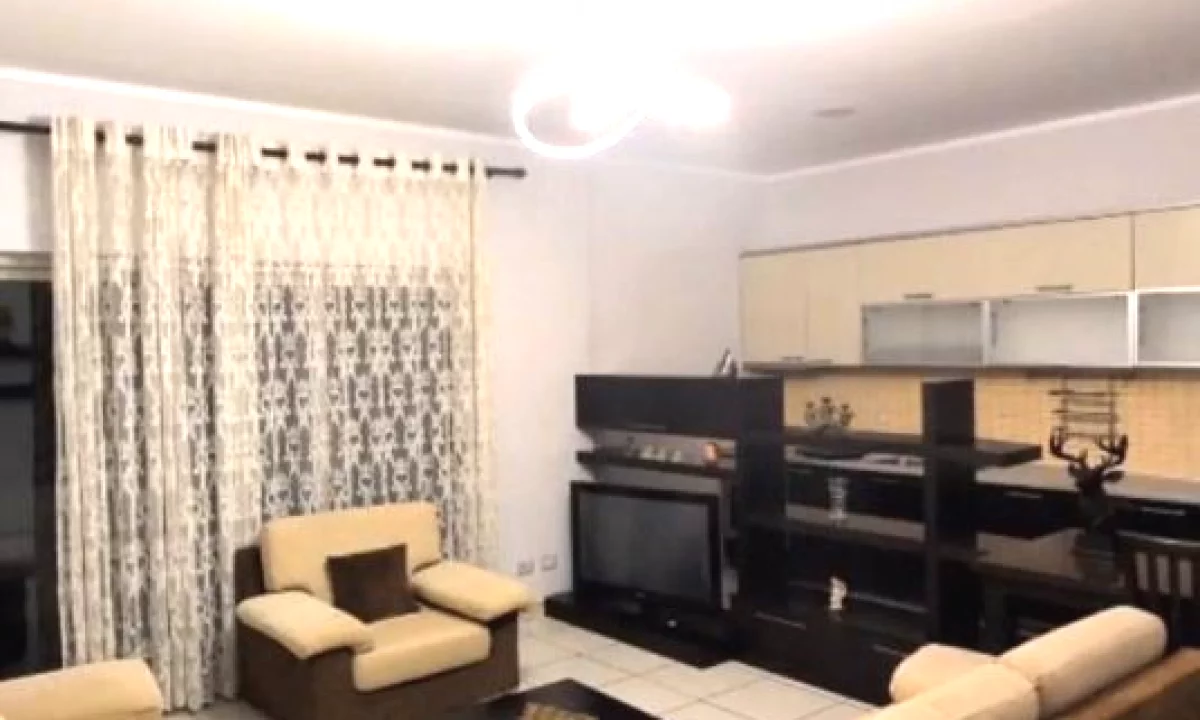 Shtepi me qera Apartament ne Tirane, 2+1, Mobilimi E mobiluar, Pagesa 600  Euro.